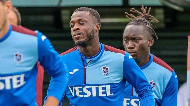 <p>Ayrıca 29 yaşındaki futbolcunun temsilcisinin Suudi Arabistan ekipleri ile temasta olduğu da gelen haberler arasında.</p>