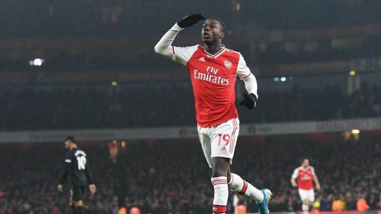 <p>Kariyer sezonunu yaşadığı 2019'da 80 milyon euro bonservis karşılığında Lille'den Arsenal'a transfer olan Nicolas Pepe, Londra devinin tarihindeki en pahalı 2. transfer olarak kayıtlara geçmişti.</p>