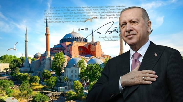 <p><strong>86 YIL SONRA İLK CUMA KILINDI</strong></p>

<p>Diyanet İşleri Başkanlığına devredilen Ayasofya-i Kebir Cami-i Şerifi, 24 Temmuz 2020'de 86 yıl sonra kılınan ilk cuma namazıyla yeniden ibadet için kapılarını açtı.</p>
