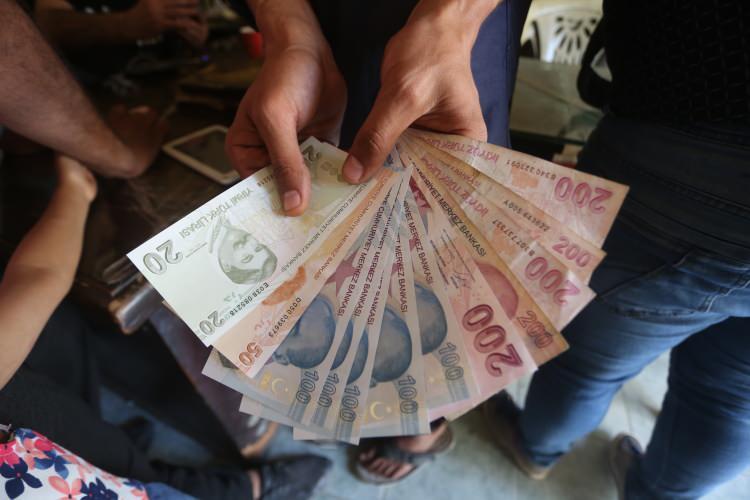 <p><strong>İŞ BANKASI PROMOSYON</strong></p>
<p>Emekli maaşını İş Bankası'ndan alan emekliler, 12.000 TL'ye varan nakit emekli promosyon kazanıyor. Kampanya 28 Mart – 30 Haziran 2024 tarihleri arasında geçerlidir.<br />
</p>
<p> </p>