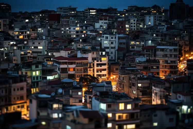<p>2023 yılının bir diğer trendi ise büyük evlere yönelim. 3+1 ve üzeri ev tiplerine talep artışı yaşanıyor. 4+1 evlere taşınma talebi bir önceki seneye göre yüzde 22 artışta. 5+1 evlere talep yüzde 13, 3+1 evlere talep yüzde 10 arttı. </p>