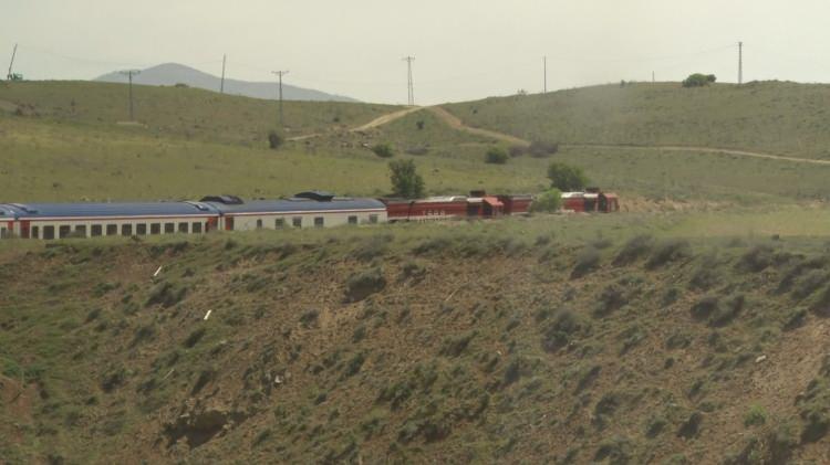 <p>Malatya, Elazığ ve Kayseri'den geçen tren, güzergah üzerinde bulunan turistik noktalarda mola veriyor.</p>