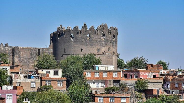 <p><strong>Diyarbakır Kalesi ve Arkeoloji Müzesi</strong></p>