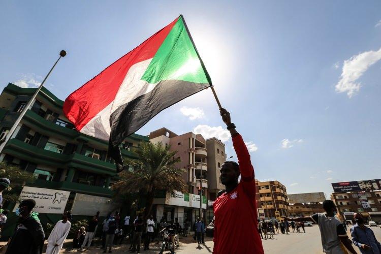 <p><strong><span style="color:#B22222">35) SUDAN | </span> 865 KİŞİ</strong></p>