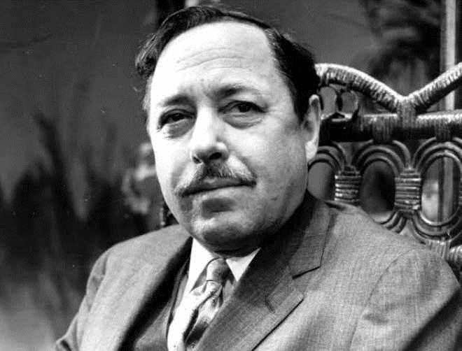 <p>Oyun yazarı Tennessee Williams plastik şişe kapağı ile boğularak can verdi<br />
1983 yılında gerçekleşen bu olay burun spreyindeki veya lens solüsyonlarında kullanılan plastik kapaklarla gerçekleşti. Doktorlar yazarın boğazındaki bu kapağın başka ilaçları kullanırken yanlışlıkla boğazına kaçtığını söylüyor.</p>
