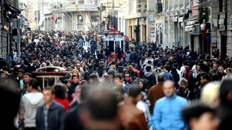 <p>Euromonitor International verilerine göre, dünyanın en çok ziyaret edilen 100 şehri arasında yer alan<strong> İstanbu</strong>l, bir önceki yıla kıyasla yaklaşık <strong>yüzde 26'lık</strong> bir artış yaşayarak Londra ve Dubai'yi geride bıraktı.</p>