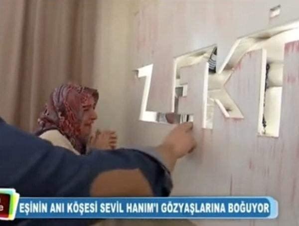 <p>Başka bir evde de prodüksiyonun "aksiyon" isteği sonrası etrafa kolonya döküp yakmak istemişler. Ancak bunu birkaç kişinin yapması sonucu yakınca neredeyse evin yanmasına sebep olacaklarmış.</p>
<p> </p>