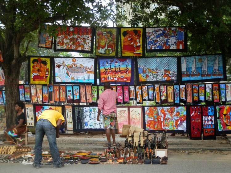 <p>Mozambik:</p>
<p>Grafiti</p>