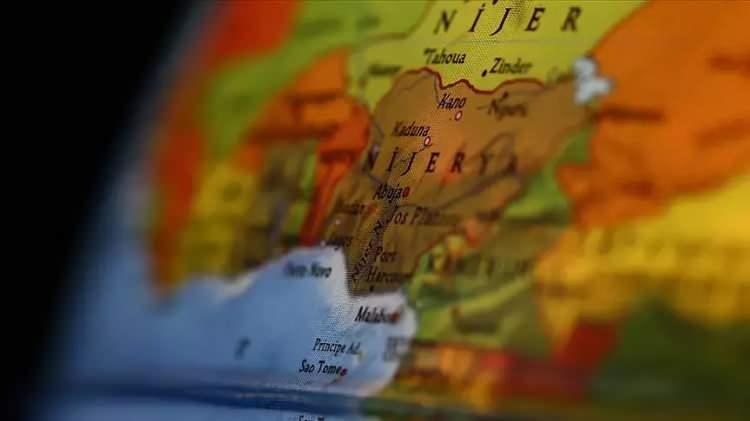 <p>Nijerya:</p>
<p>Kelime oyunu</p>