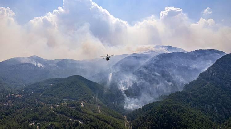 <p>Bölge Müdürü Derince, hava araçların suyu alacakları noktaların yangın bölgesine yakınlığının da önemli olduğunu ifade etti.</p>
<p> </p>