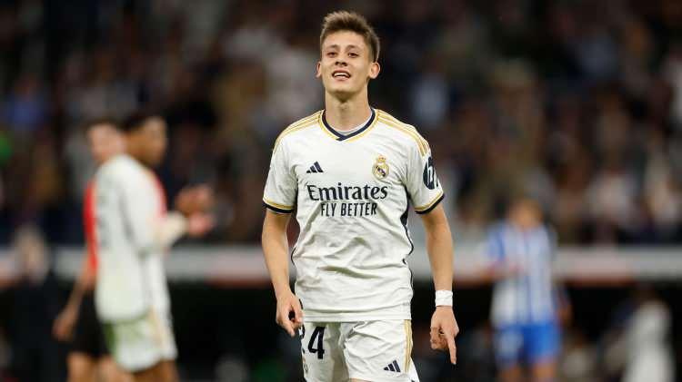 <p>Real Madrid'in takımda tutmak istediği Arda Güler'e çok fazla transfer teklifi geliyor olmasının değerlendirildiği haberde, <strong>"Her hafta aynı şey oluyor"</strong> yorumu yapıldı.</p>
