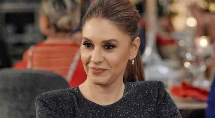 <p><strong>Özel hayatında soruları da çekinmeden cevaplayan Alasya, evliliğe bakış açısını anlattı.</strong></p>

<p> </p>
