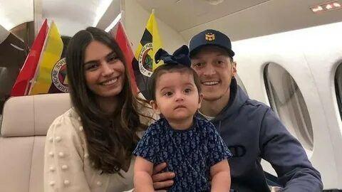 <p><strong>İki kız çocuk babası olan eski futbolcu Mesut Özil, köy okulları için harekete geçti</strong></p>