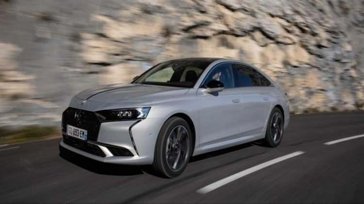 <p><span style="color:#B22222"><strong>DS 9 OPÉRA E-TENSE</strong></span></p>

