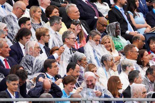 <p>Programda İngiltere Başbakanı Keir Starmer, Yunanistan Başbakanı Kiriakos Miçotakis ve eşi Mareva-Grabowski de yer aldı.</p>
