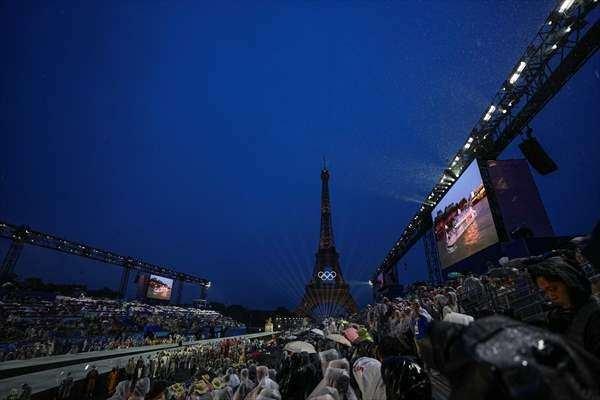 <p>Paris 2024 Olimpiyat Oyunları, resmi açılış töreniyle başladı. </p>
