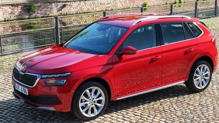 <p>Skoda Kamiq SUV otomobil modelinin bazı Dacia Duster versiyonlarından ucuz olması, her iki aracın da güncel fiyat listesini merak ettirebiliyor. Nitekim aşağıda hem Dacia Duster hem de Kamiq SUV otomobil modelinin 23 Temmuz 2024 tarihli fiyat listesi yer alıyor.</p>
<p> </p>