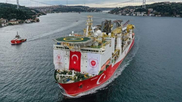 <p>Gemide tam zamanlı bir doktorun görev aldığı 4 yataklı mini bir hastane de yer alıyor. Elektrik ihtiyacını 42 megavat kapasiteli dizel jeneratörlerden karşılayan Yavuz'un 7,5 milyon litre yakıt kapasitesi bulunuyor.</p>
<p> </p>