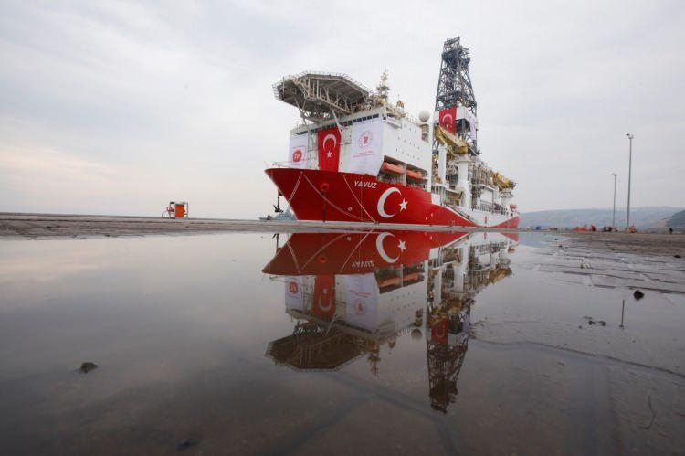 <p>Yavuz sondaj gemisi, Karadeniz'de doğal gaz arama çalışmalarını sürdürüyor.</p>
