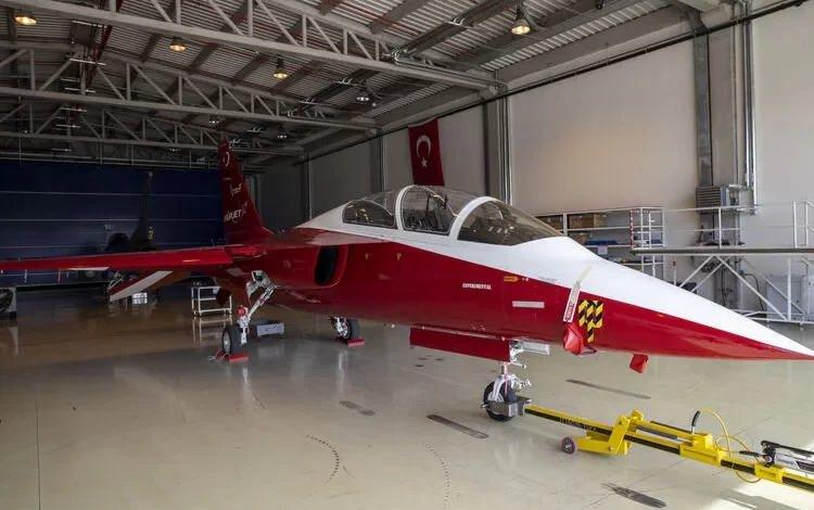 <p>Üç şirketin HÜRJET programının birinci aşamasına ilişkin mevcut iş birliğini genişleten bu anlaşama; Türkiye'nin ileri teknoloji sanayi altyapısını desteklemekte, savunma-havacılık endüstrisinde ve küresel ölçekte bir teknoloji ve mühendislik merkezi olarak konumunu güçlendirmektedir.</p>
<p> </p>