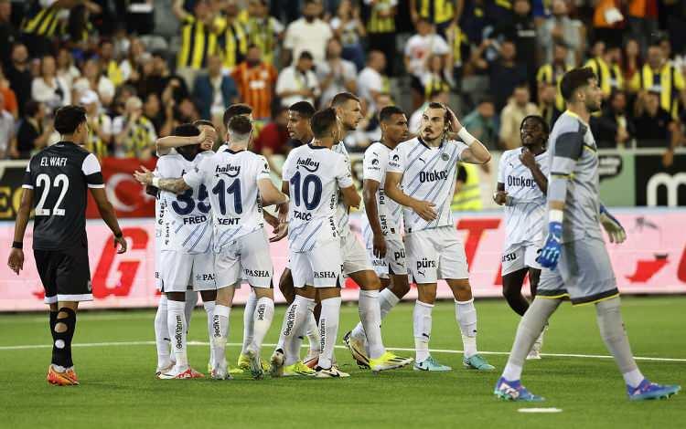 <p>Temsilcimiz Fenerbahçe de İsviçre ekibi Lugano karşısında deplasmanda aldığı galibiyet ile UEFA ülke puanına 0.200'lük katkı getirdi.</p>