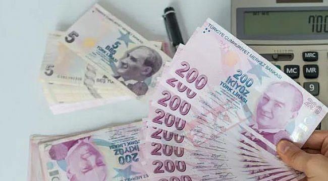 <p>Böylece maaş 10 bin 290'a çıkacak. Bu rakama yüzde 4'lük ek ödeme eklendiğinde maaş 10 bin 701 TL'ye ulaşacak.</p>
