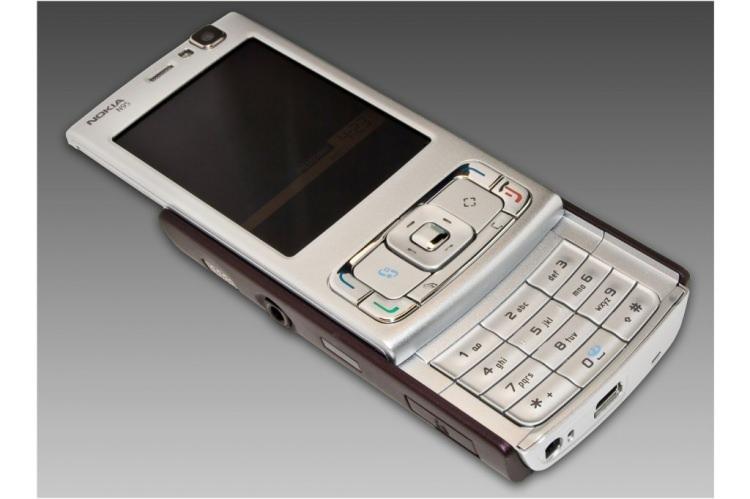 <p><span style="color:#B22222"><strong>Nokia N95</strong></span></p>

