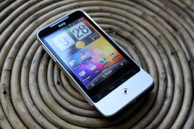 <p><strong><span style="color:#B22222">HTC LEGEND (2010)</span></strong></p>
<p> </p>