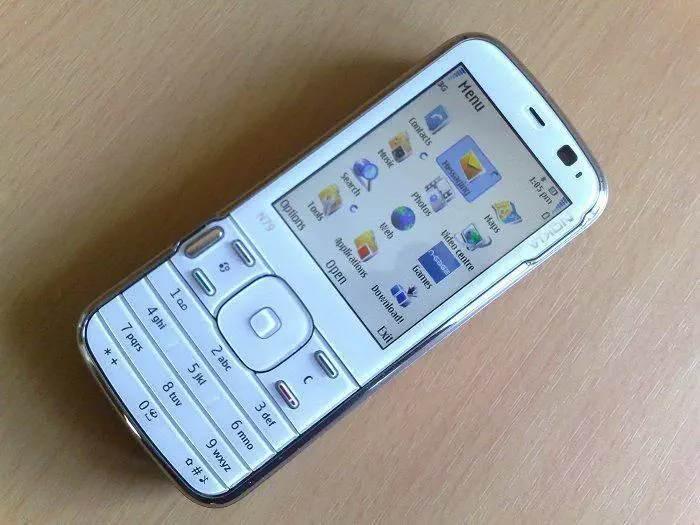 <p><span style="color:#B22222"><strong>NOKIA N79</strong></span></p>
