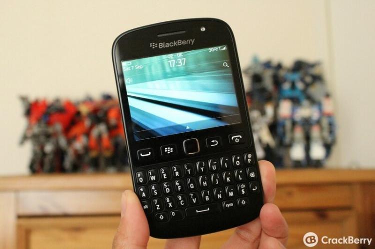 <p><span style="color:#B22222"><strong>BLACKBERRY 9720</strong></span></p>
