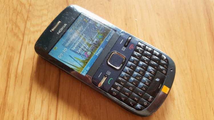 <p><span style="color:#B22222"><strong>NOKIA C3-00 </strong></span></p>
