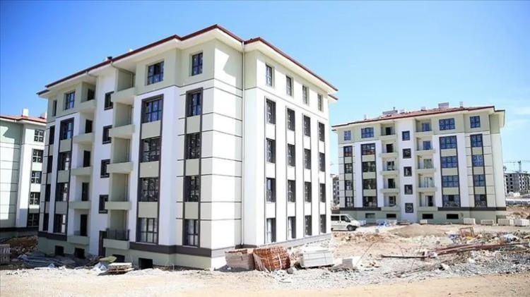 <p>Proje kapsamında Malatya Akçadağ'da 287, Pütürge'de 105 adet konut yapılırken, Elazığ Arıcak'ta 79 ve 171 konutluk iki ayrı proje, merkezde 25 köy inşaatı yapılacak. Kahramanmaraş'ta ise Soğukpınar'da 96, Afşin'de 52, Nurhak'da 151, 68 ve 92 adetlik 3 farklı projede konutlar inşa edilecek. Konutlar önümüzdeki yıl hak sahiplerine teslime edilecek.</p>