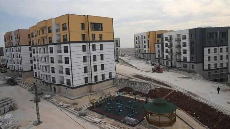 <p>Bu çerçevede İTÜ, İstanbul Üniversitesi, Boğaziçi Üniversitesi, Marmara Üniversitesi ve Hatay Mustafa Kemal Üniversitesinde bulunan yurt ve fakülte binalarının güçlendirme işi ihaleleri sonuçlandırılarak sözleşmelerinin yapılması planlanıyor.<br />
</p>