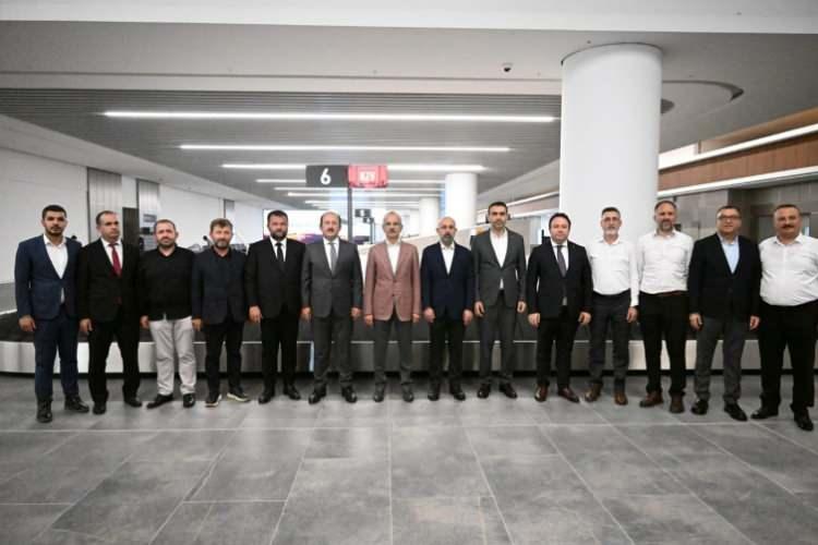 <p><span style="color:#B22222"><strong>"ÇUKUROVA ULUSLARARASI HAVALİMANI HAVACILIK ALANINDAKİ EN ÖNEMLİ ALTYAPI YATIRIMLARINDAN"</strong></span></p>
<p> </p>