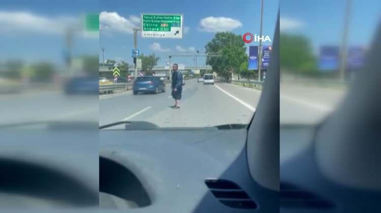 <p>Çevredekiler durumu sağlık ekiplerine haber verdi.</p>