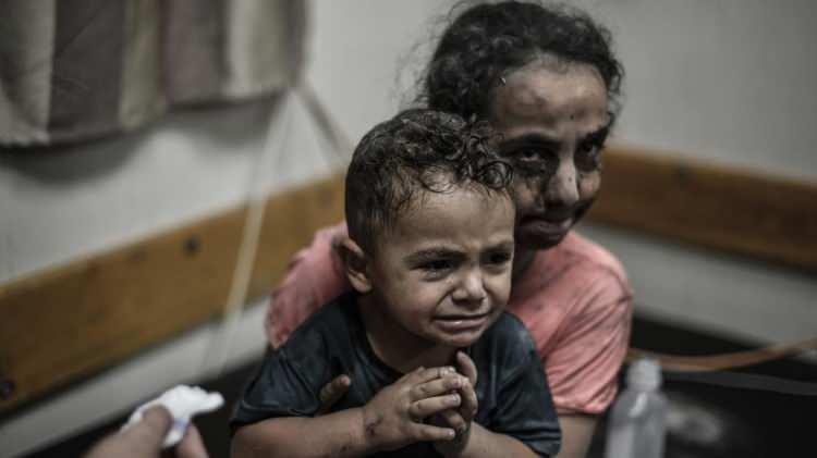 <p>İsrail ordusunun Gazze'de iki okulu hedef alarak korkunç bir katliam düzenlediğine işaret edilen açıklamada, <em><strong>"İsrail güçleri, 7 Ekim'den bu yana zorla yerlerinden edilen on binlerce kişinin bulunduğu 172 barınma merkezini bombaladı ve hedef aldı."</strong></em> ifadesi kullanıldı.</p>

<p>İşgalci İsrail'i destekleyen bir örgütün internet sitesi, Gazze'deki soykırıma açık desteğini bildiren 429 firmanın listesini paylaştı. İşte o liste...</p>

