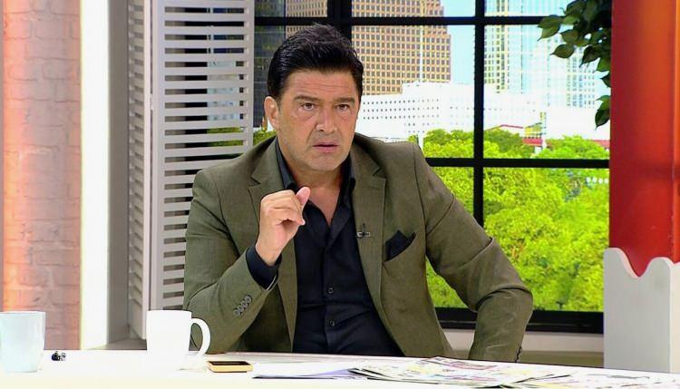 <p><strong>Yaptığı programla adından söz eden ve gündem, siyaset, ekonomi, magazin hakkında yorumlarda bulunan Hakan Ural, sosyal medyada sık sık gündem oluyor.</strong></p>
<p> </p>