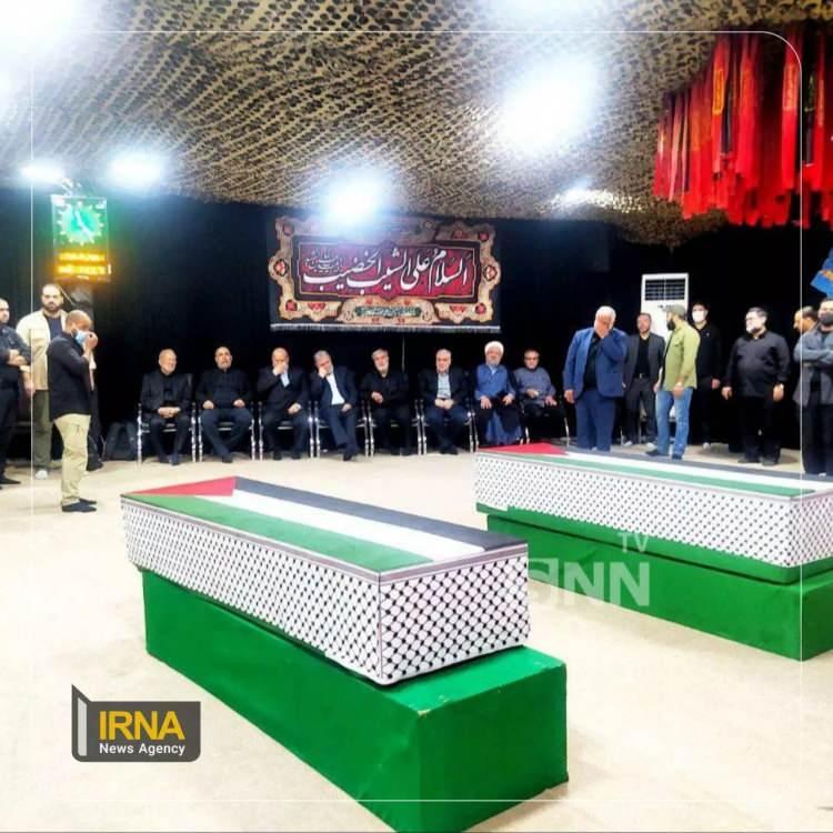 <p>Cenaze, cuma namazının ardından halkın katılımıyla Katar'da toprağa verilecek. Törene İslam dünyası başta olmak dünyanın dört bir yanından çok sayıda kişinin katılması bekleniyor.</p>
<p> </p>
