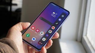 <p><span style="color:#B22222"><strong>7) SAMSUNG GALAXY A55</strong></span></p>