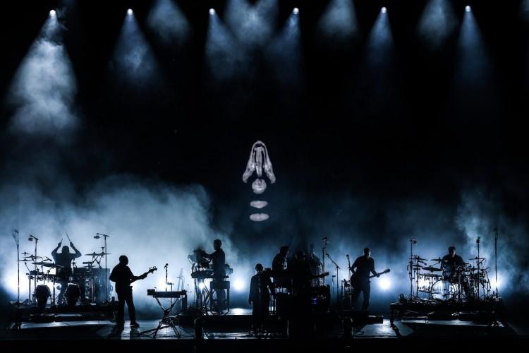 <p>Ünlü İngiliz müzik grubu Massive Attack, İstanbul'da hayranlarıyla bir araya geldi.</p>
<p> </p>