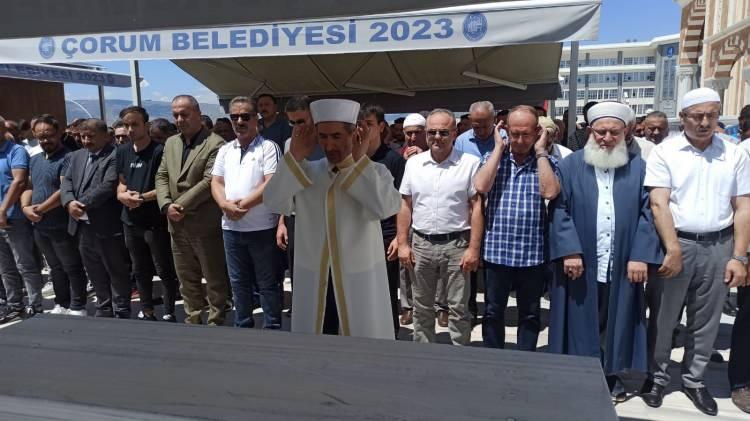 <p>Çorum'da da gıyabi cenaze namazı kılındı.</p>