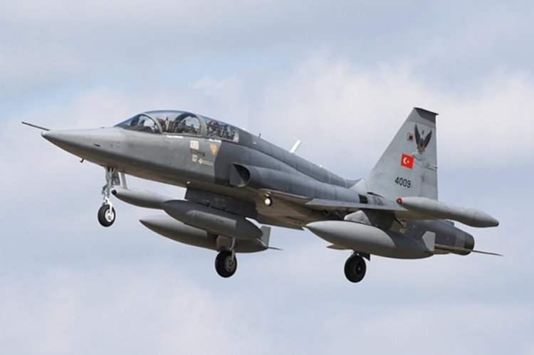 <p>Bununla beraber İspanya, F-5 uçaklarını değiştirmeyi ve kullanılmayan A400M'lerin yaklaşık 10 tanesini elden çıkarmayı hedefliyor.</p>