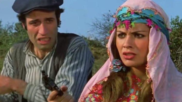 <p><span style="color:#8B4513"><em><strong>Kemal Sunal'ın başrolünde yer aldığı Yeşilçam'ın efsane filmi Salako'nun başrol oyuncusu Emine yani Meral Zeren’in son halini görenler hayretle baktı. Zeren için "Yıllar ona da acımamış" yorumu yapıldı.</strong></em></span></p>