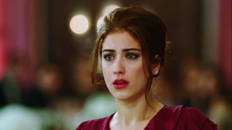 <p>Hazal Kaya, yıllar önce ev sahibiyle küf kokusu sebebiyle mahkemelik olmuştu. Mahkeme sonuçlandı.</p>
