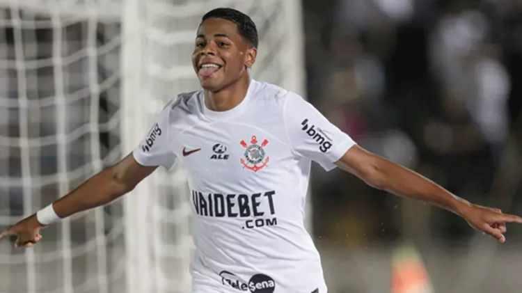 <p>Futbol kariyerine 2021-22 sezonunda Corinthians U17 takımında başlayan oyuncu 2022-23 sezonunda ise U20 takımına geçiş yaptı. Aynı sezon içerisinde A Takıma yükseldi.</p>