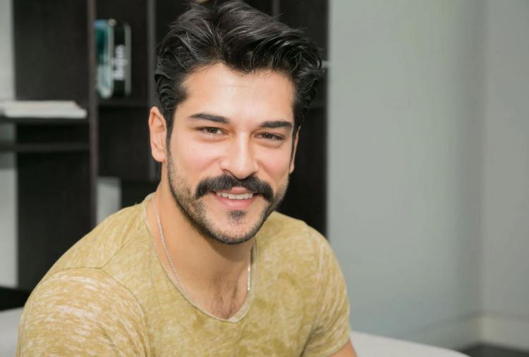 <p><strong>16- BURAK ÖZÇİVİT</strong><br />
<br />
Kazım İşmen Anadolu Lisesi'nden mezun.</p>

<p> </p>
