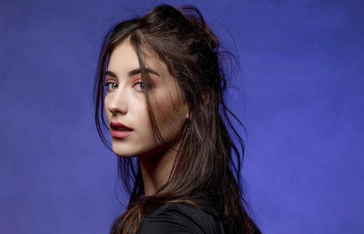 <p><strong>19- HAZAL KAYA</strong><br />
<br />
Liseyi İstanbul İtalyan Lisesi'nde okudu.</p>

<p> </p>
