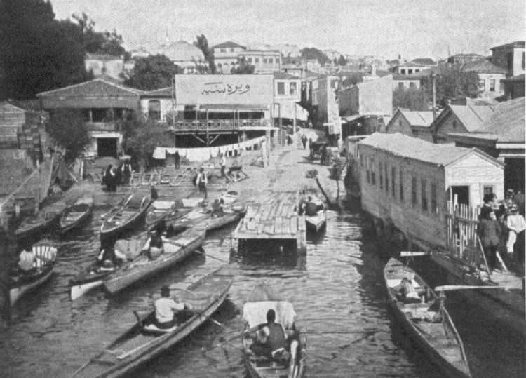 <p>1927 yılında İstanbul’da 276 köy bulunuyordu. Aynı tarihlerde Büyükada, Burgazada, Heybeliada ve Kınalı ada 4 ayrı köy statüsünde Adalar ilçesine bağlıydı. Ancak 1935’te bu yerleşimler kente dahil edildi. </p>
