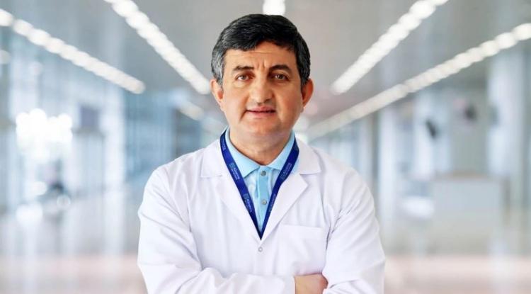 <p>Turhan, makinelerin temel çalışma mantığı ve içinde barındırdığı riskleri şu şekilde ifade etti: <strong>“Bu makinaların iki temel özelliği var. Birincisi ısı üretmeleri ve büyük bir basınçla sıcak havayı kullanıcıların ellerine ve çevreye doğru yaymasıdır. </strong></p>
