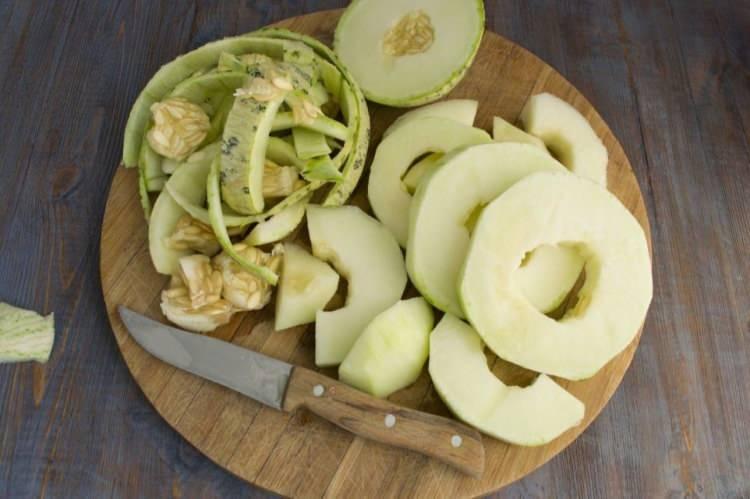 <p>Kavundaki K vitaminin çoğunluğunun ise kabuklarında olduğunu vurgulayan Ohsumi, bu sayede günümüzde en çok yaşanan bağırsak problemlerinin yaşanma olasılığının düşük olduğunu belirtti. </p>

<p> </p>
